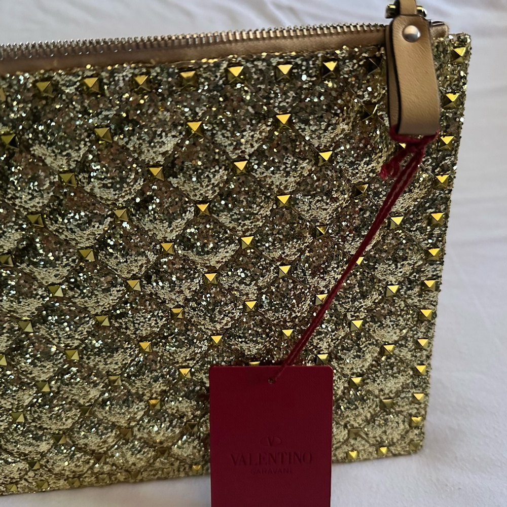 Valentino Garavani Rockstud clutch